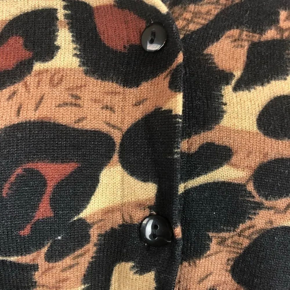 NWT Almost Famous Tiger Print Button Down Top - Picture 3 of 12